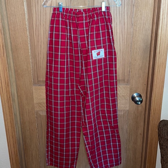 Wisconsin Badgers Medium sleep pants with pockets and patch displaying team. EUC - Picture 3 of 7